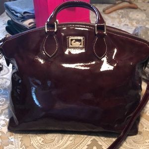 Dooney & bourke patent leather burgundy purse